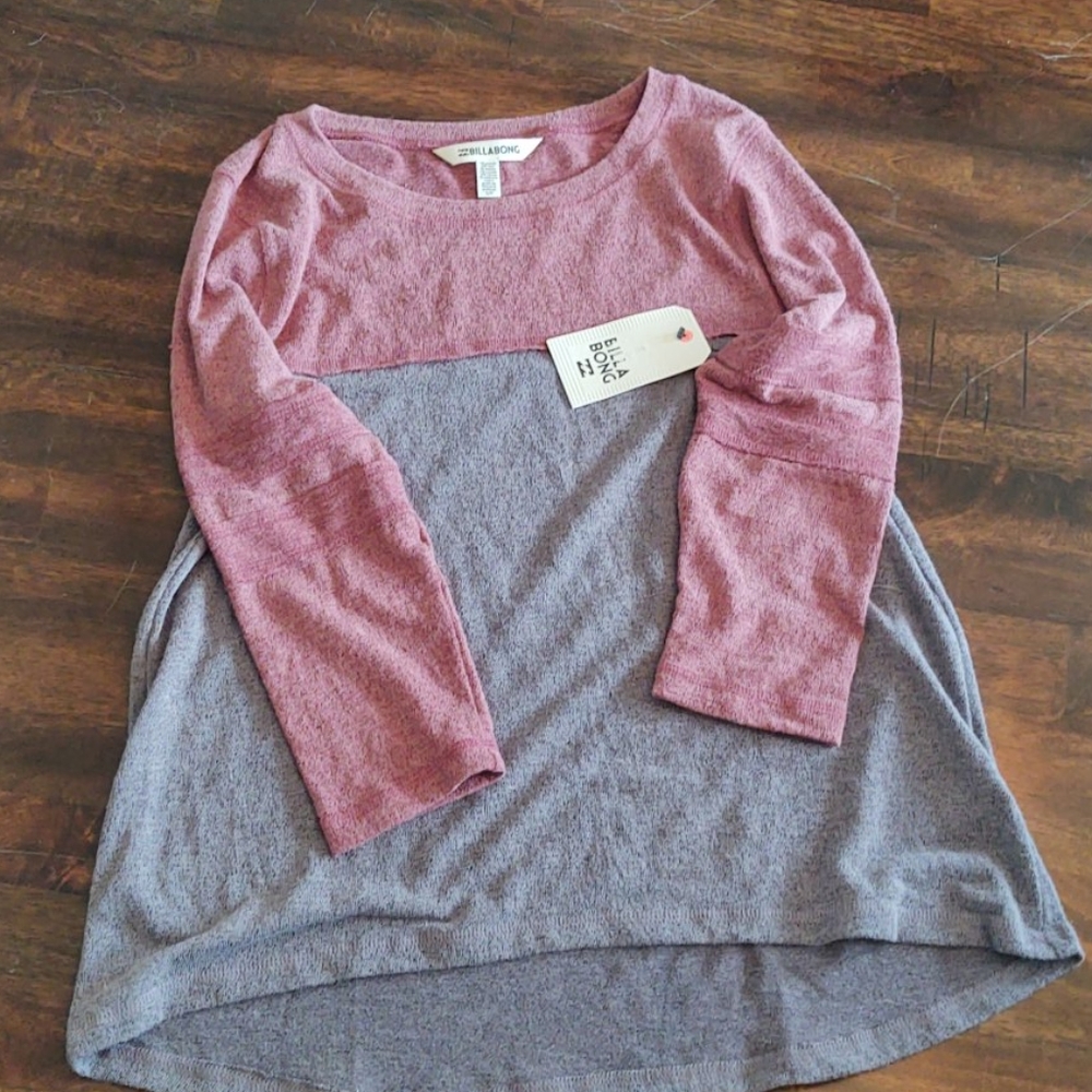NWT Billabong size small long sleeved top